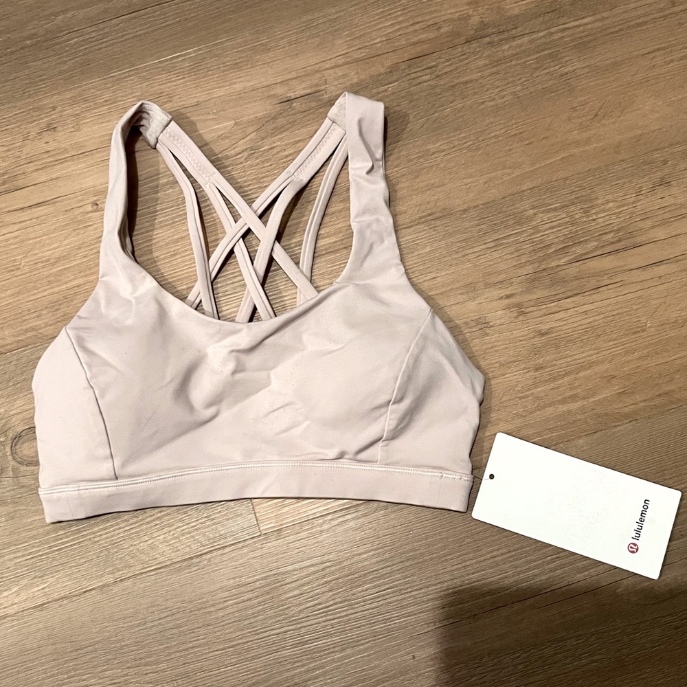 New Lululemon Free to be Serene Bra Size 4
